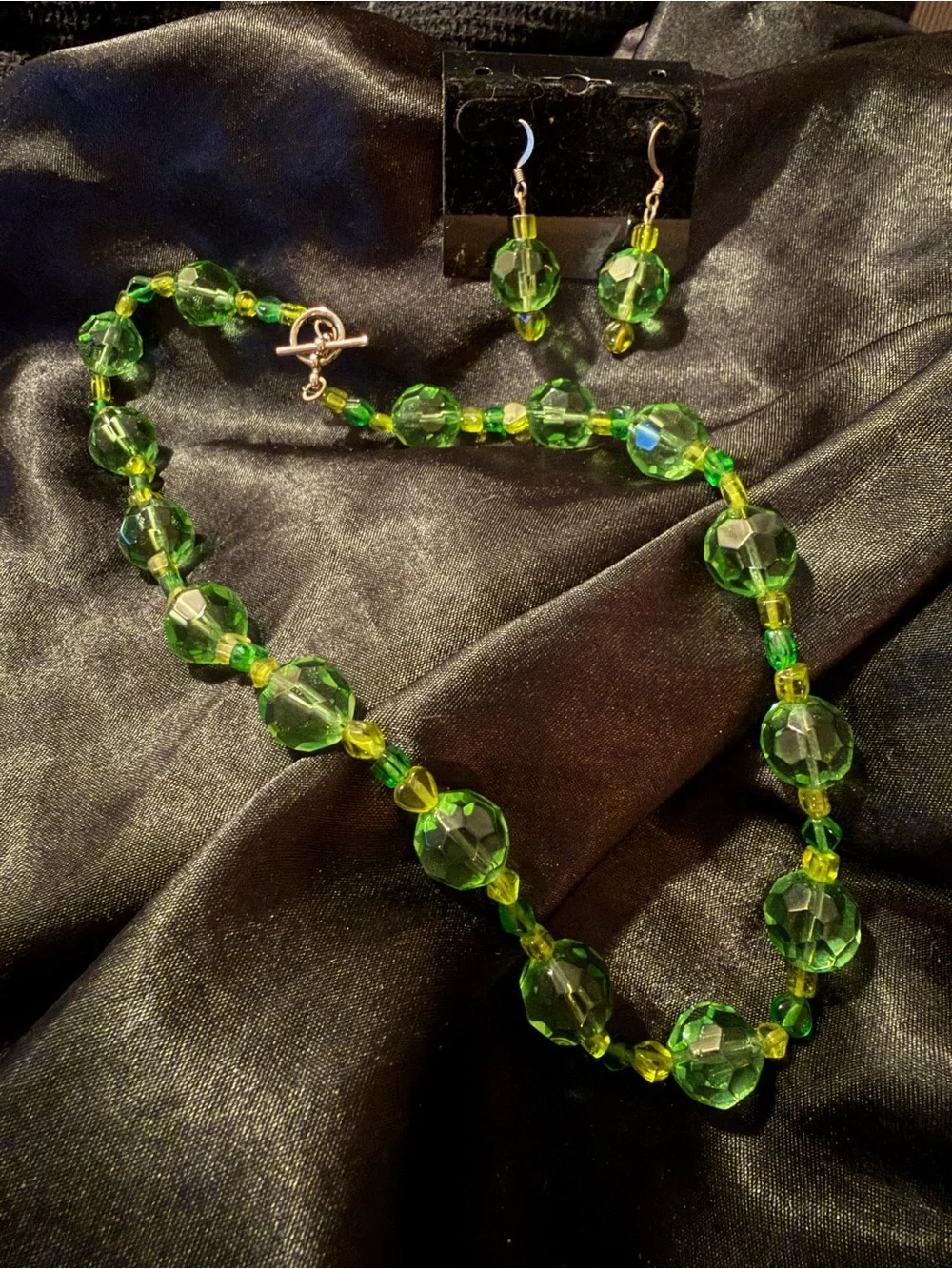 VTG Green Glass Art Deco Beaded Necklace & Earring Set
